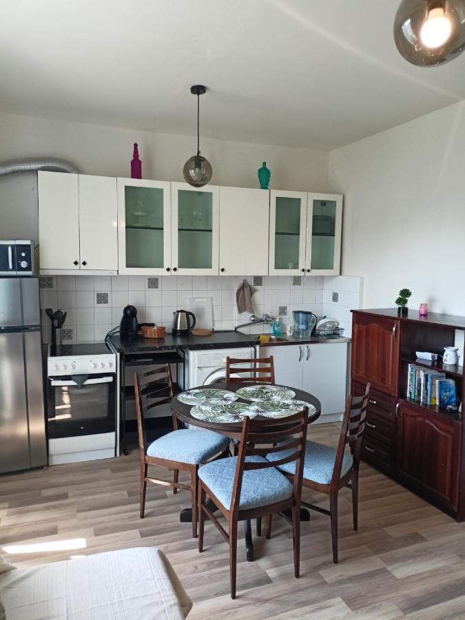 Welcome To Daisy Sunny Place! Apartment Varna Bagian luar foto